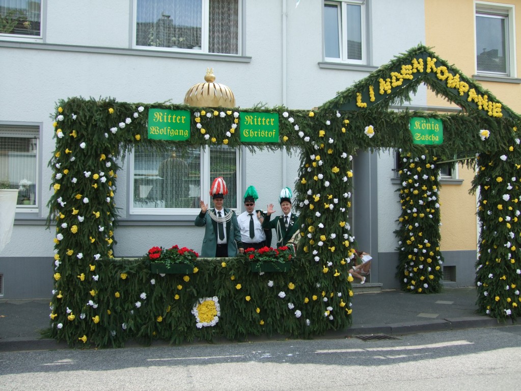 Tobias, Steve und Lukas nach dem Königsempfang